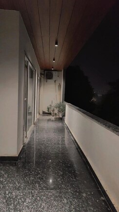 3.5 BHK + Pooja Room,Servant Room Builder Floor For Rent in Unitech Uniworld Resorts-The Residences