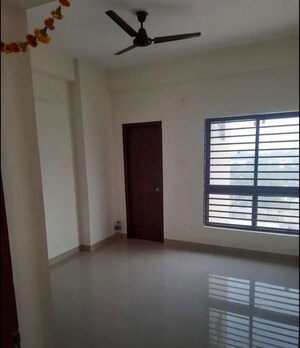Room in 3 BHK Apartment at Chinhat – for Rent