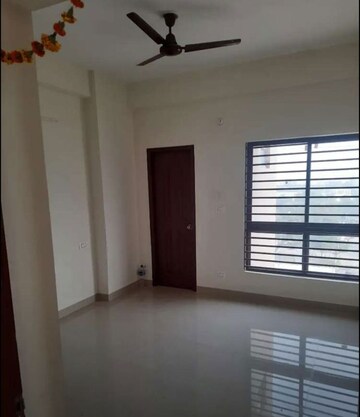 Room in 3 BHK Apartment at Chinhat – for Rent