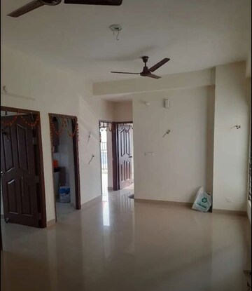 Room in 3 BHK Apartment at Chinhat – for Rent