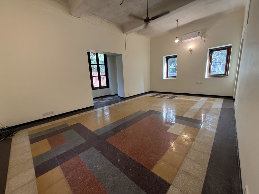 4 BHK + Pooja Room,Servant Room Apartment For Rent in Kemps Corner