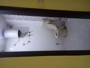 Bathroom in 1.5 BHK Apartment at Sarita Vihar – for Rent