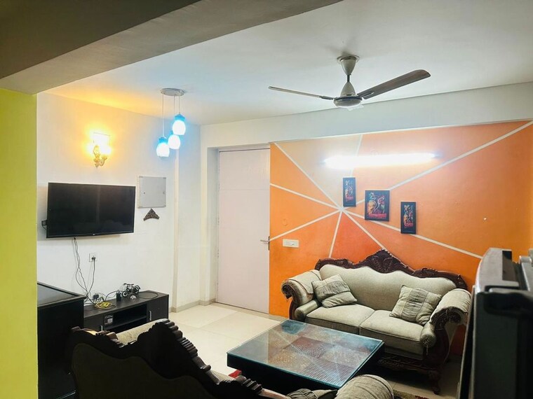 Living Room, tulip-violet 3 Bedroom 1578 Sq.Ft. Apartment In Sector 69 Gurgaon 10066808