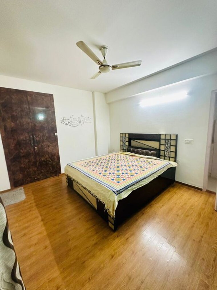 Bedroom, tulip-violet 3 Bedroom 1578 Sq.Ft. Apartment In Sector 69 Gurgaon 10066808