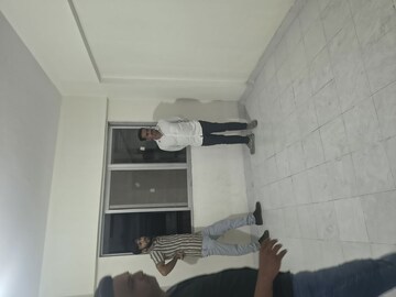 Furnished Amenities in 1 BHK Apartment at Kurla West – for Rent