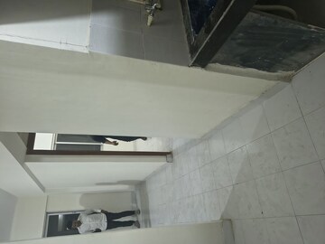 Furnished Amenities in 1 BHK Apartment at Kurla West – for Rent