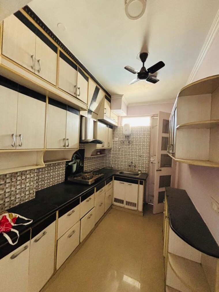 Kitchen, tulip-white 3 Bedroom 1326 Sq.Ft. Apartment In Sector 69 Gurgaon 10084815