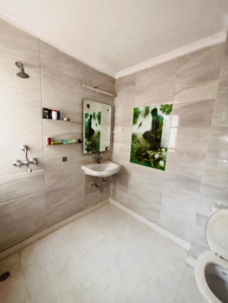Bathroom, tulip-white 3 Bedroom 1326 Sq.Ft. Apartment In Sector 69 Gurgaon 10084815