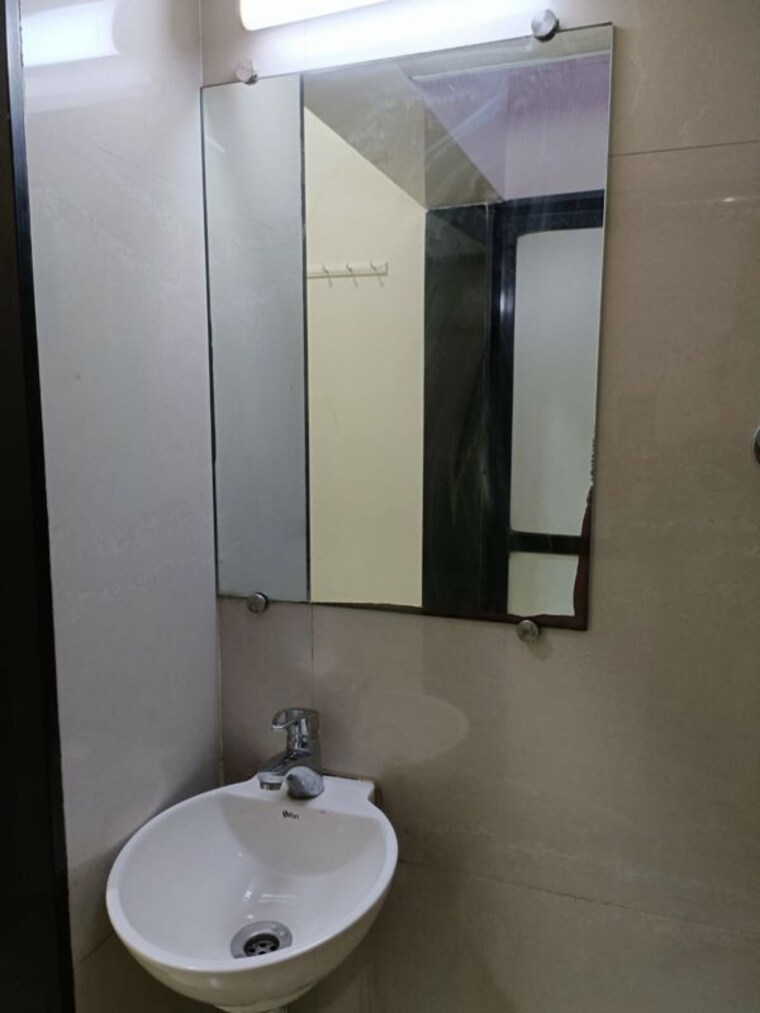 Bathroom, om-shiv-darshan-apartment 2 Bedroom 1000 Sq.Ft. Apartment In Cbd Belapur Sector 15 Navi Mumbai 10084836