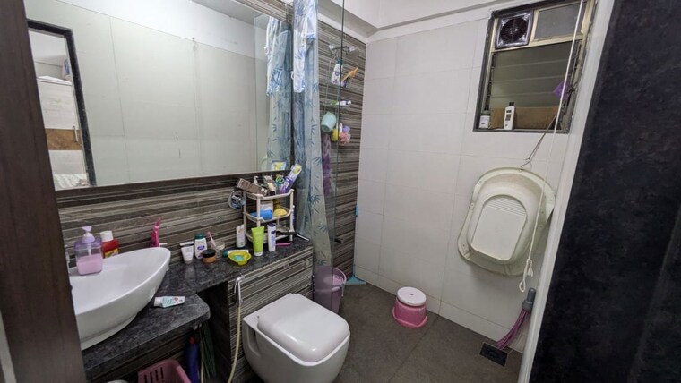 Bathroom, maruti-paradise 2 Bedroom 990 Sq.Ft. Apartment In Cbd Belapur Sector 15 Navi Mumbai 10084845