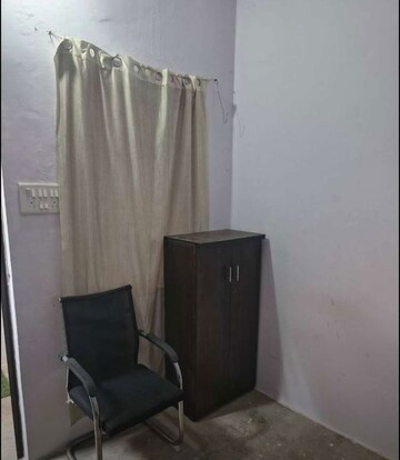 1 BHK Builder Floor For Rent in Husainganj