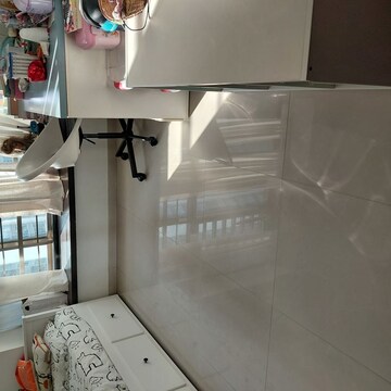 Kitchen in 2.5 BHK Apartment at Oberoi Realty Woods, Goregaon East – for Rent