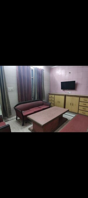 Living Room in 1.5 BHK Builder Floor at Lajpat Nagar 4 – for Rent