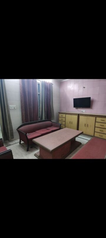 Living Room in 1.5 BHK Builder Floor at Lajpat Nagar 4 – for Rent