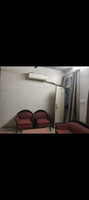 Room in 1.5 BHK Builder Floor at Lajpat Nagar 4 – for Rent