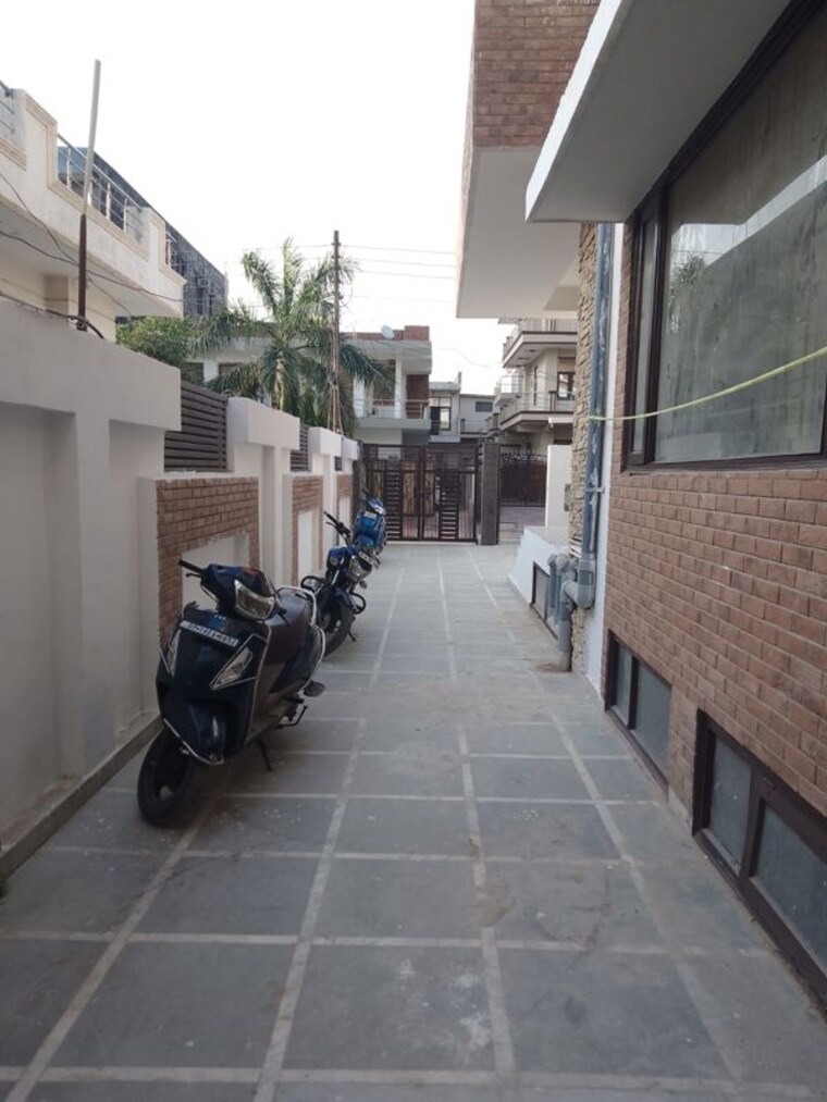  Parking, rwa-apartments-sector-50 2 Bedroom 950 Sq.Ft. Builder Floor In Sector 50 Noida 10084879