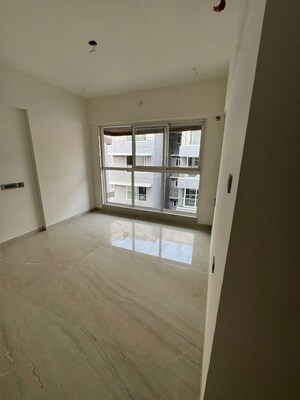 Room in 2 BHK Apartment at Ajmera Eden, Ghatkopar East – for Rent