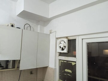 Building Lobby in 2 BHK Builder Floor at RWA Apartments Sector 40, Sector 40 – for Rent