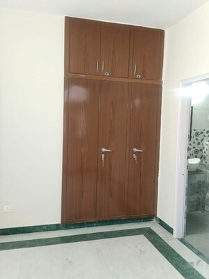 Furnished Amenities in 2 BHK Builder Floor at RWA Apartments Sector 47, Sector 47 – for Rent