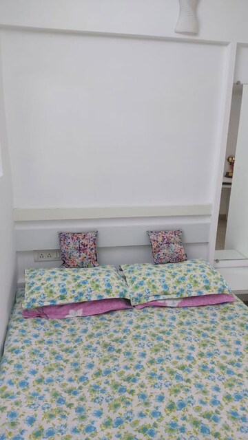 Bedroom in 1 BHK Apartment at Andheri West – for Rent