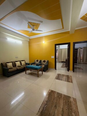 Living Room in 2 BHK Builder Floor at Sector 30 – for Rent