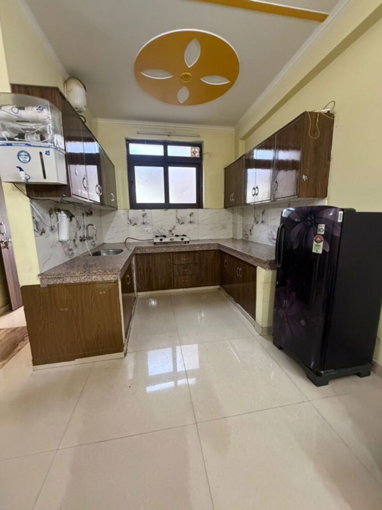 Kitchen, sector 30 2 Bedroom 1300 Sq.Ft. Builder Floor In Sector 30 Gurgaon 10084952