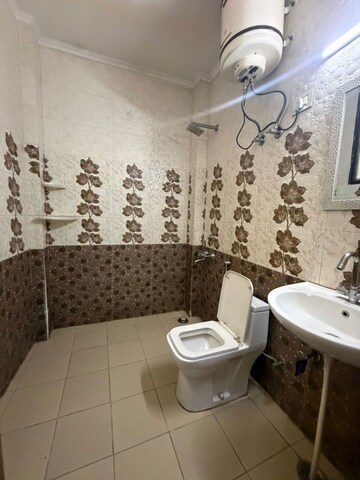 Bathroom in 2 BHK Builder Floor at Sector 30 – for Rent