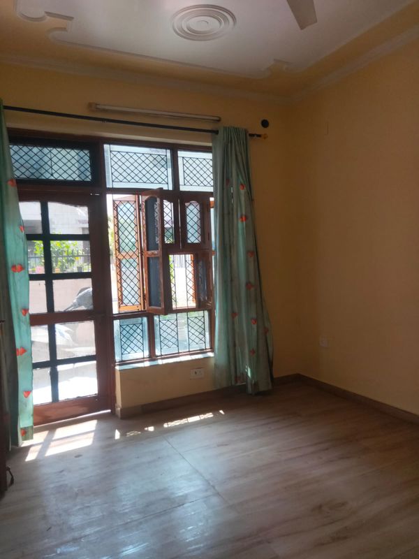 2.5 BHK + Pooja Room Independent House For Rent in Sector 9