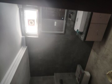 Room in 3 BHK Builder Floor at Unitech Deerwood Chase, Nirvana Country – for Rent