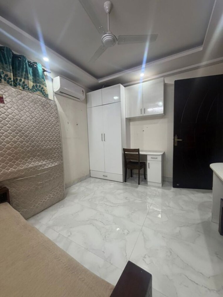 Bathroom, sector 30 3 Bedroom 1500 Sq.Ft. Builder Floor In Sector 30 Gurgaon 10084966