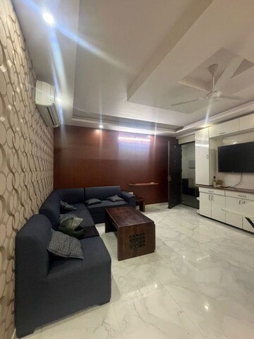 Living Room in 3 BHK Builder Floor at Sector 30 – for Rent