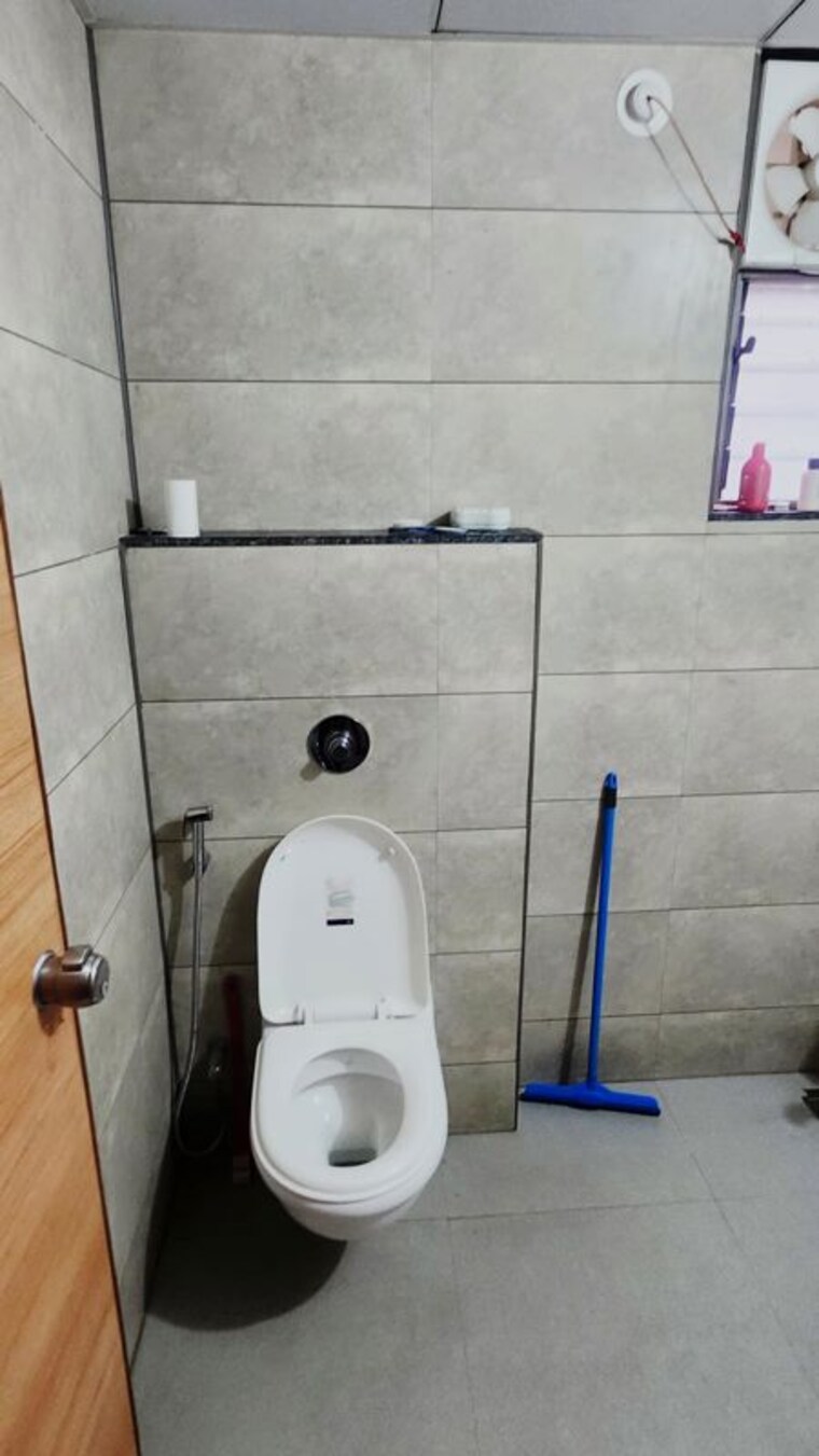 Bathroom, amanora-adreno-towers 2 Bedroom 900 Sq.Ft. Apartment In Hadapsar Pune 10084968