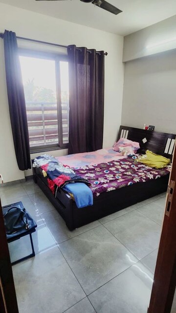 Bedroom in 2 BHK Apartment at Amanora Adreno Towers, Hadapsar – for Sale