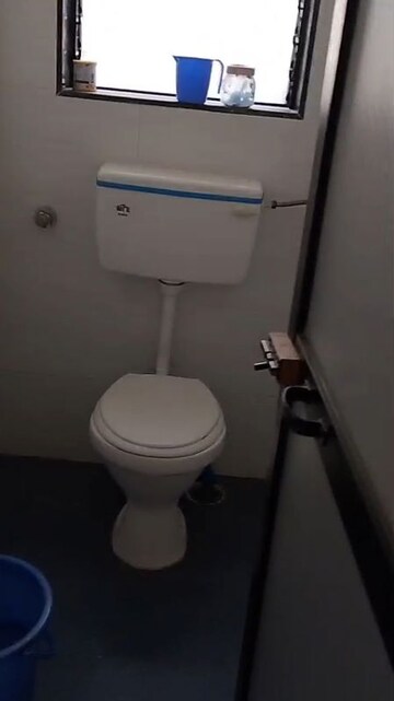 Bathroom in 1 BHK Apartment at Matunga West – for Rent