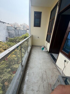 Balcony in 2 BHK Builder Floor at Sector 30 – for Rent