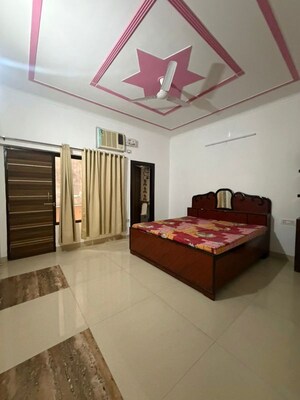 Bedroom in 2 BHK Builder Floor at Sector 30 – for Rent