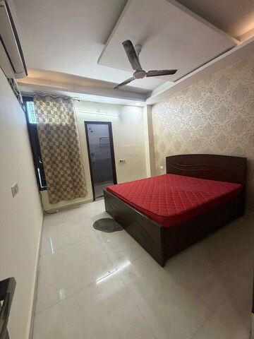 Bedroom in 2 BHK Builder Floor at Sector 30 – for Rent