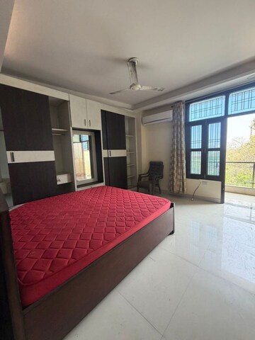 Bedroom in 2 BHK Builder Floor at Sector 30 – for Rent