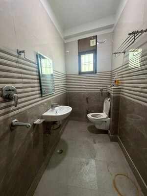 Attached Bathroom in 2 BHK Builder Floor at Sector 30 – for Rent