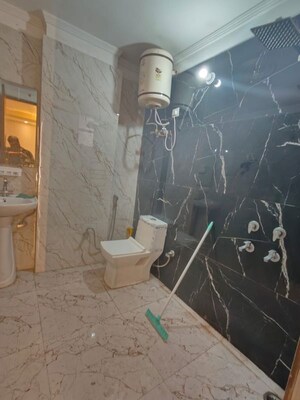 Bathroom in 1 BHK Builder Floor at Geetanjali Enclave – for Rent