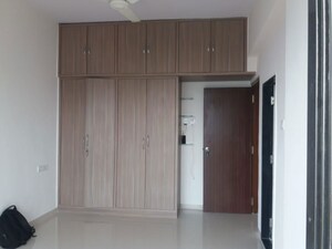 Room in 2 BHK Apartment at Andheri West – for Rent