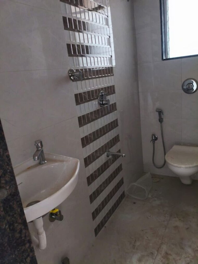 Bathroom, shraddha-vardaan 1 Bedroom 350 Sq.Ft. Apartment In Bhandup West Mumbai 10085032
