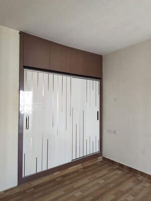 Room in 3.5 BHK Apartment at UPAVP Bhagirathi Enclave, Raebareli Road – for Rent