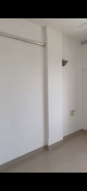 Room in 4 BHK Apartment at Andheri West – for Rent