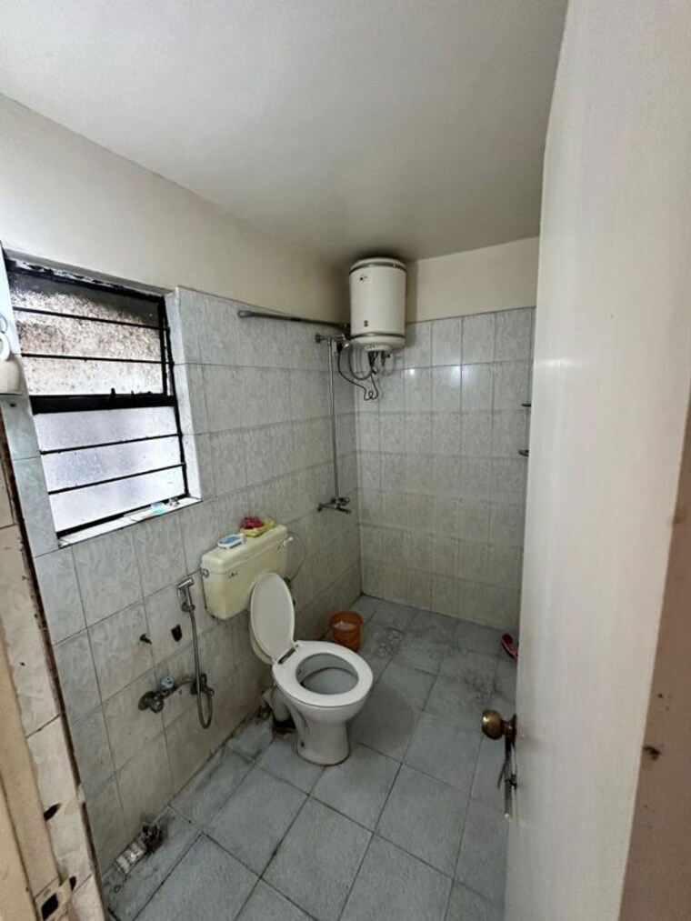 Bathroom, devi-lotus 2 Bedroom 950 Sq.Ft. Apartment In Bopodi Pune 10085066