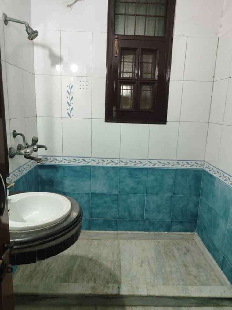 Bathroom, rwa-apartments-sector-51 1 RK 450 Sq.Ft. Independent House In Sector 51 Noida 10085074