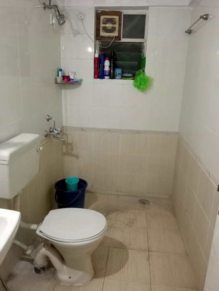 Bathroom, neo-classicism 3 Bedroom 1500 Sq.Ft. Apartment In Bopodi Pune 10085076