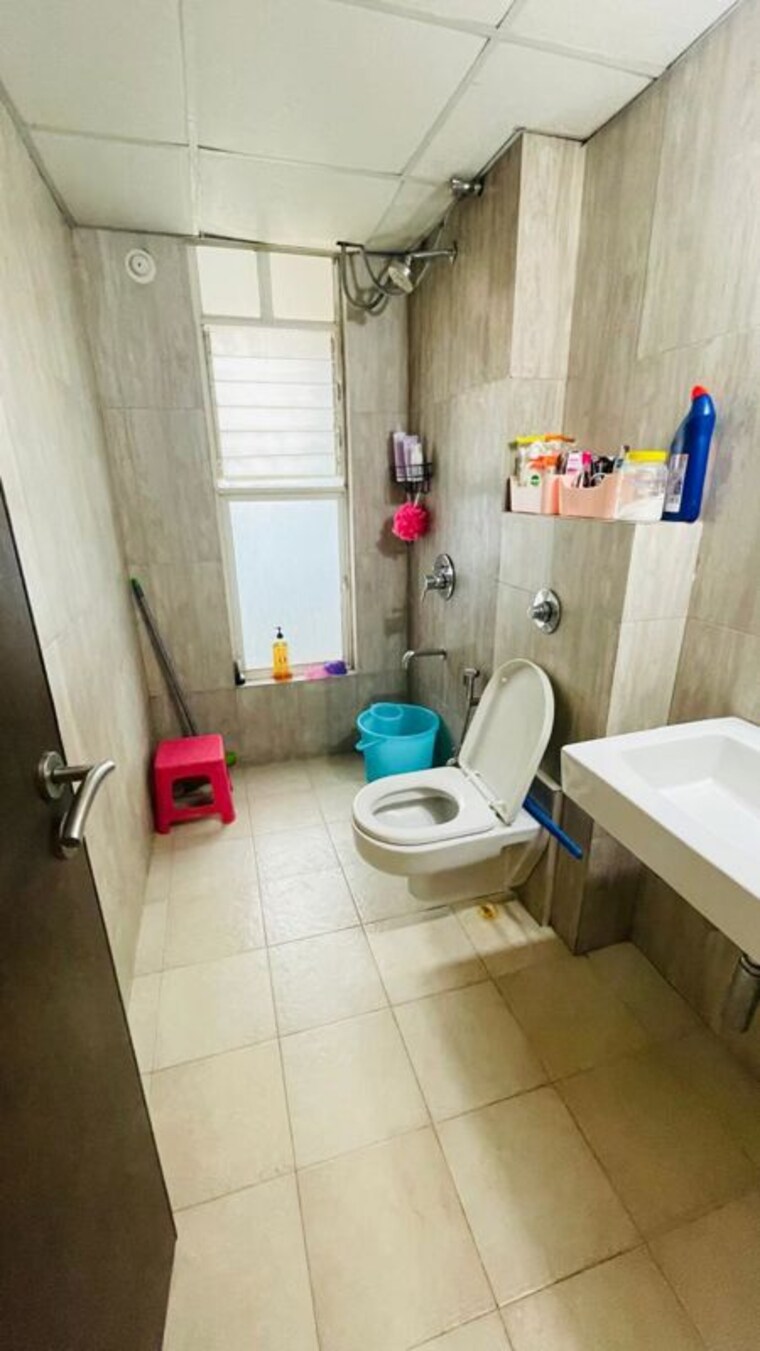 Bathroom, global-precioso-apartment 3 Bedroom 3350 Sq.Ft. Apartment In Kharadi Pune 10085093