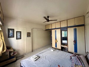Bedroom in 2 BHK Apartment at Kumar Padmalaya, Aundh – for Rent
