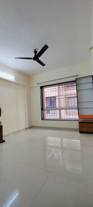 Room in 2 BHK Apartment at Devi Lotus, Bopodi – for Rent